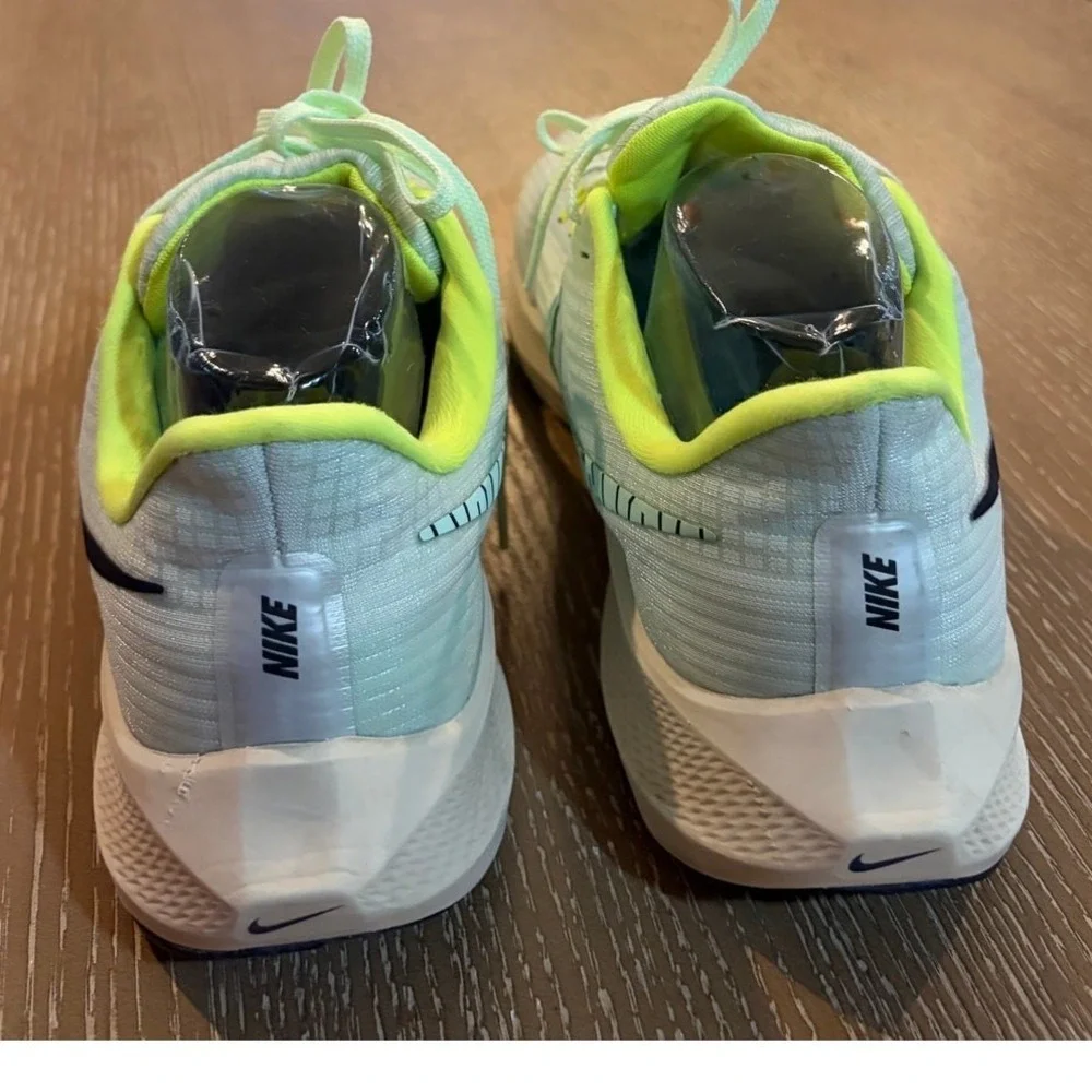Nike Air Zoom‎ Pegasus 39 Sneakers Men 12 Barely Green Volt Shoes Low DH4071-301